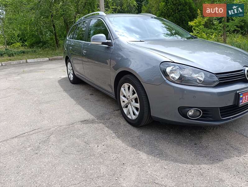 Універсал Volkswagen Golf 2010 в Запоріжжі