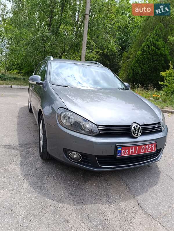 Універсал Volkswagen Golf 2010 в Запоріжжі