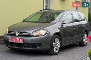 Универсал Volkswagen Golf 2010 в Дубно