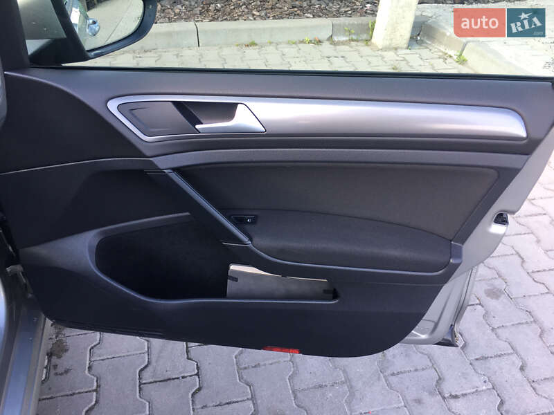 Универсал Volkswagen Golf 2014 в Львове