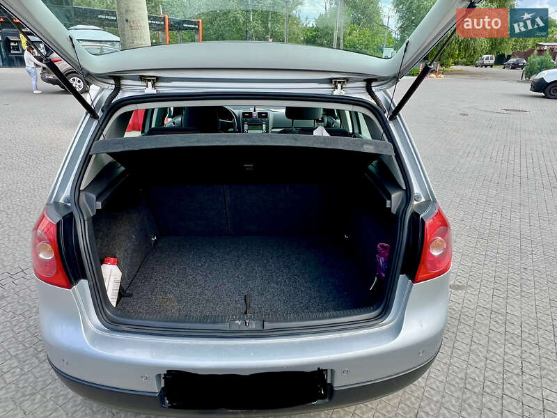 Хетчбек Volkswagen Golf 2006 в Полтаві