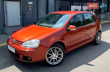 Хэтчбек Volkswagen Golf 2006 в Ужгороде