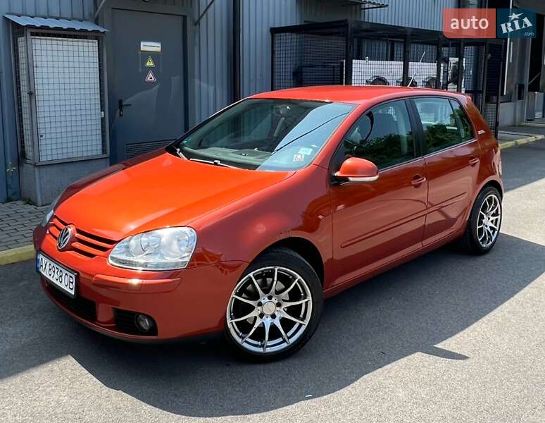 Хетчбек Volkswagen Golf 2006 в 