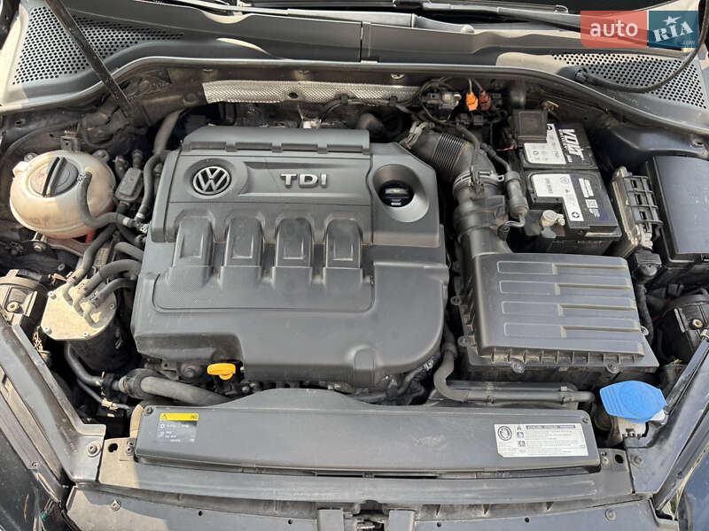 Хетчбек Volkswagen Golf 2013 в Стрию