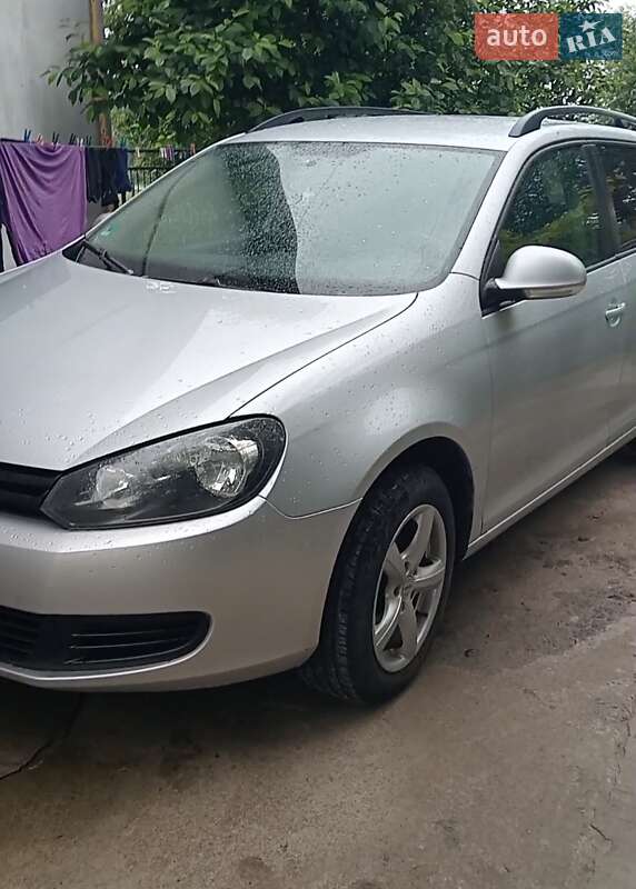 Універсал Volkswagen Golf 2011 в Луцьку