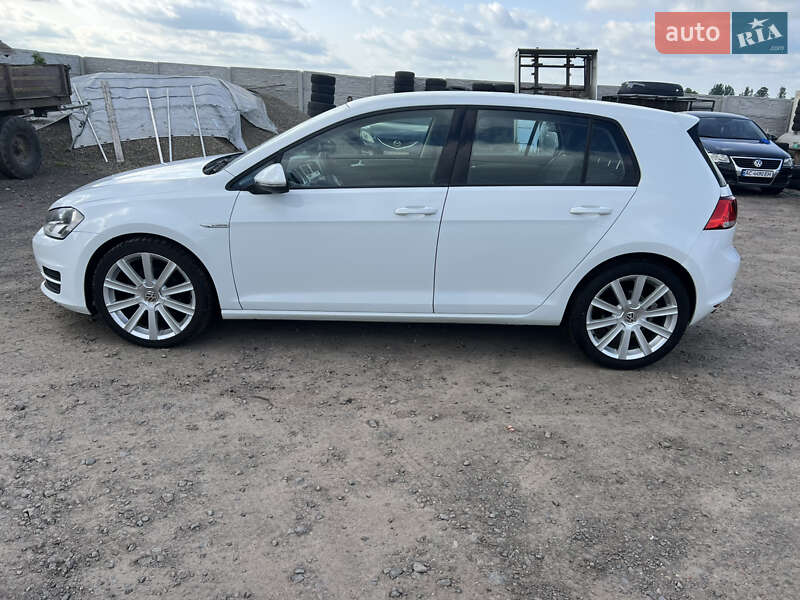 Хетчбек Volkswagen Golf 2014 в Луцьку
