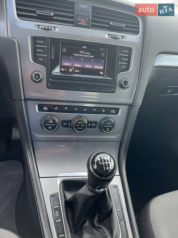 Хетчбек Volkswagen Golf 2014 в Луцьку