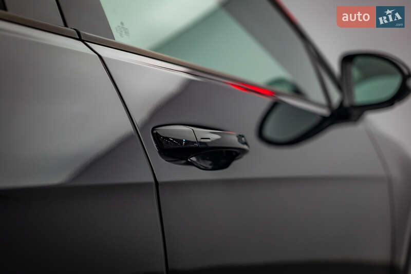 Хэтчбек Volkswagen Golf 2020 в Киеве