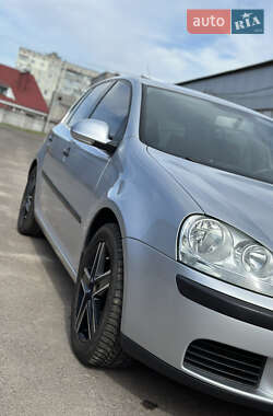 Хэтчбек Volkswagen Golf 2006 в 