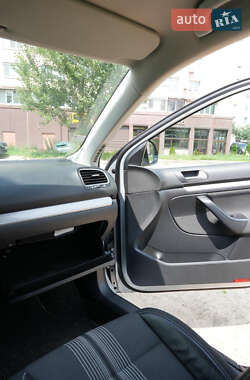 Универсал Volkswagen Golf 2013 в 