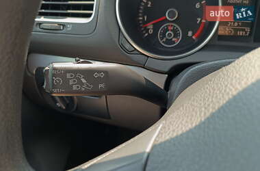 Хетчбек Volkswagen Golf 2011 в 