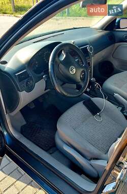 Универсал Volkswagen Golf 2005 в 