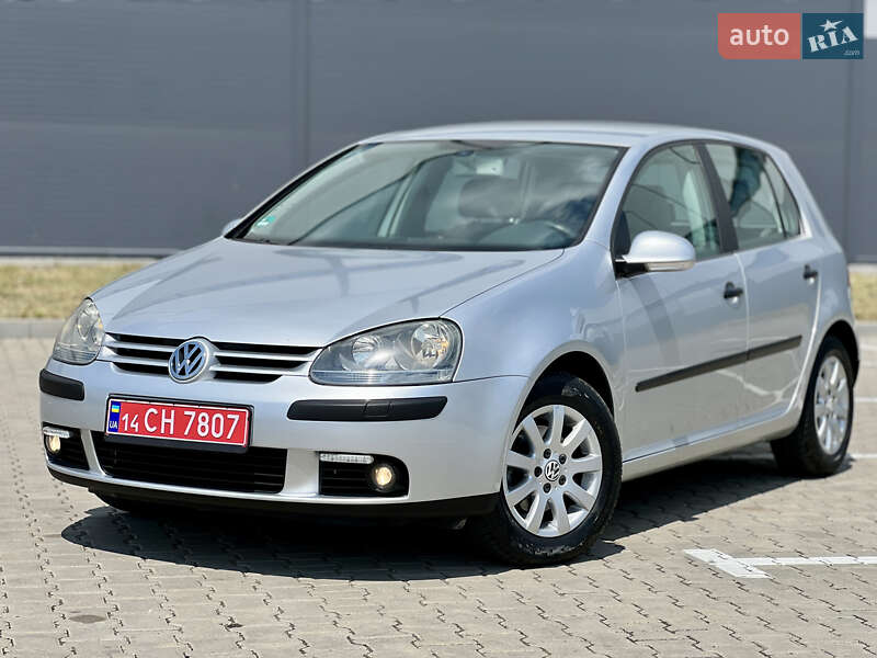 Хетчбек Volkswagen Golf 2004 в Івано-Франківську