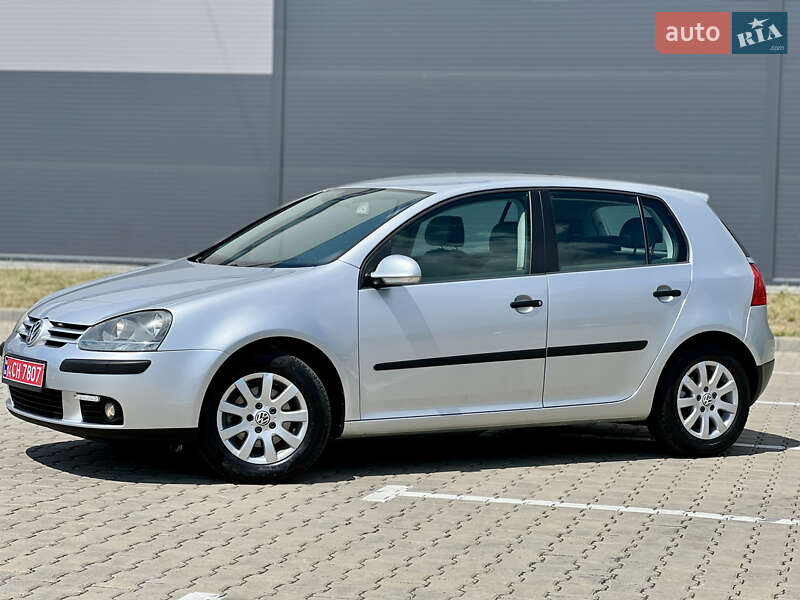 Хетчбек Volkswagen Golf 2004 в Івано-Франківську