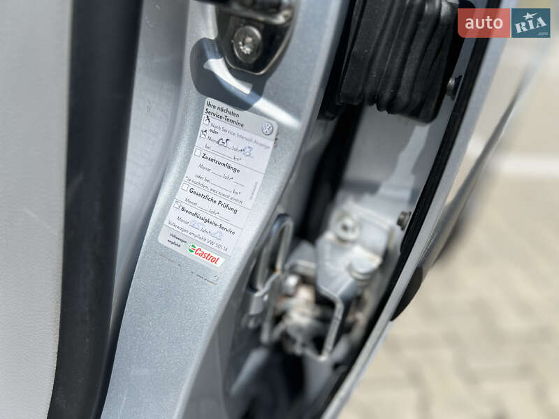 Хетчбек Volkswagen Golf 2004 в Івано-Франківську
