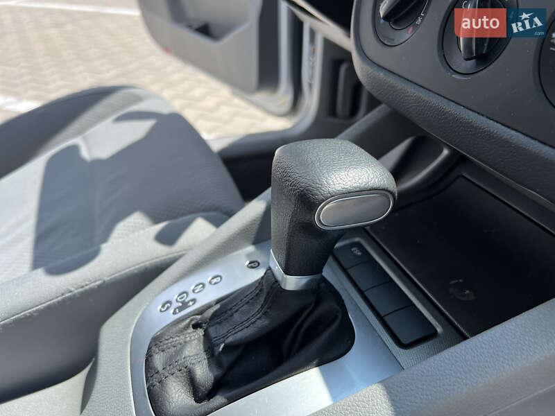 Хетчбек Volkswagen Golf 2004 в Івано-Франківську