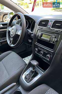 Универсал Volkswagen Golf 2010 в Краснограде