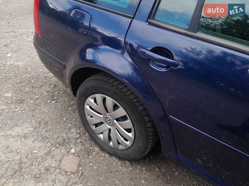 Універсал Volkswagen Golf 2001 в Валках