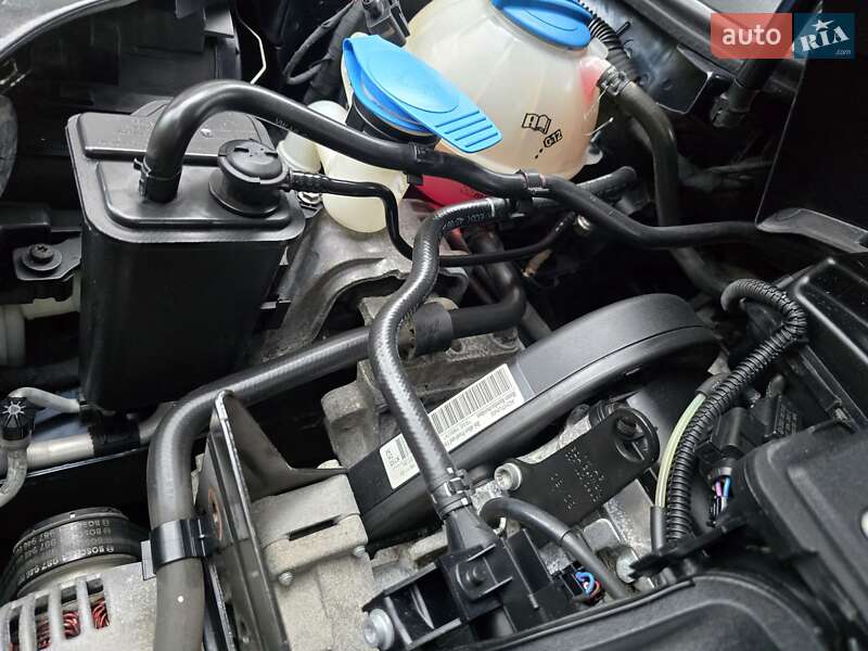 Хетчбек Volkswagen Golf 2009 в Полтаві