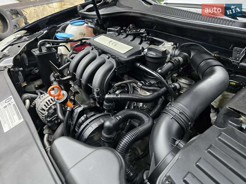 Хетчбек Volkswagen Golf 2009 в Полтаві