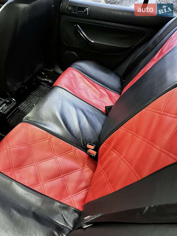 Хетчбек Volkswagen Golf 2000 в Львові