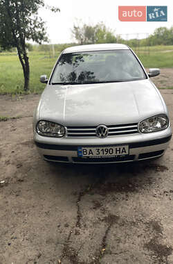 Хэтчбек Volkswagen Golf 2003 в Кропивницком