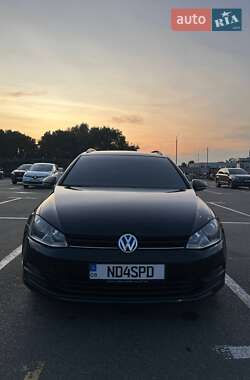 Универсал Volkswagen Golf 2015 в Киеве