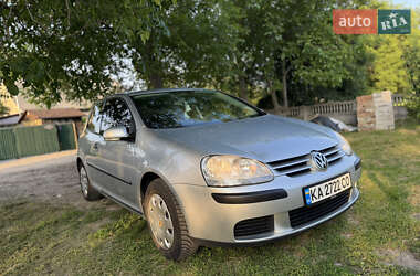 Хэтчбек Volkswagen Golf 2005 в Украинке