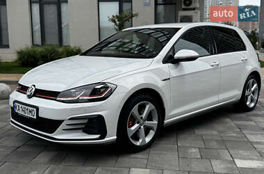 Хэтчбек Volkswagen Golf 2020 в Киеве