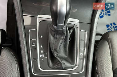 Хэтчбек Volkswagen Golf 2018 в 
