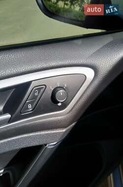 Хэтчбек Volkswagen Golf 2015 в 
