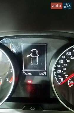 Хэтчбек Volkswagen Golf 2015 в 
