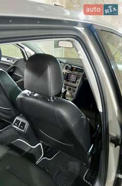 Хэтчбек Volkswagen Golf 2015 в 
