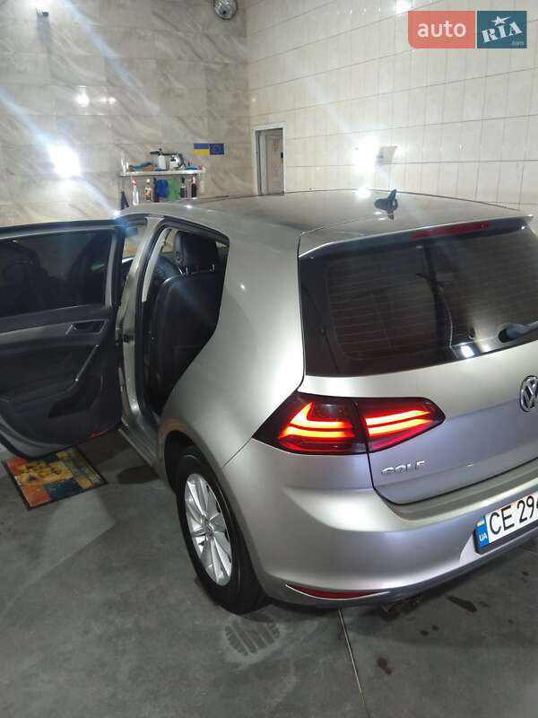 Хэтчбек Volkswagen Golf 2015 в Новоднестровске