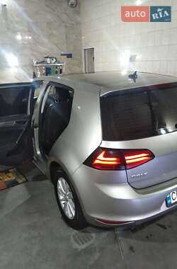 Хэтчбек Volkswagen Golf 2015 в 