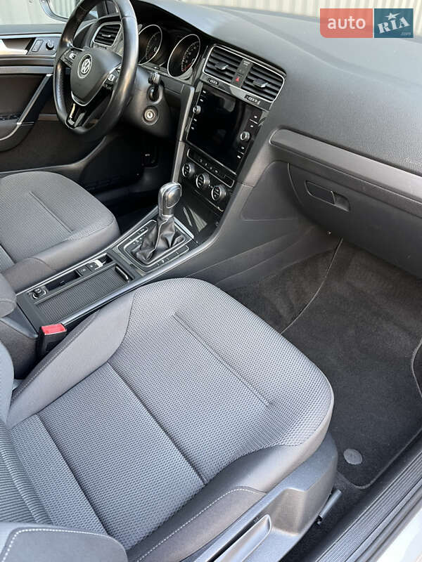 Універсал Volkswagen Golf 2019 в Луцьку