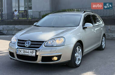 Универсал Volkswagen Golf 2009 в Ровно