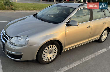 Универсал Volkswagen Golf 2008 в Ирпене