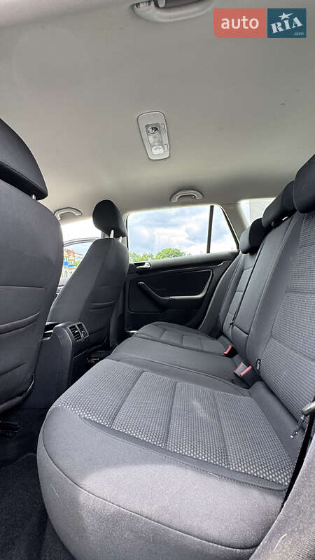 Універсал Volkswagen Golf 2009 в Тернополі