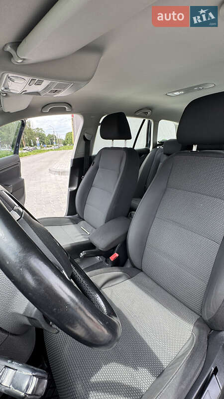 Універсал Volkswagen Golf 2009 в Тернополі