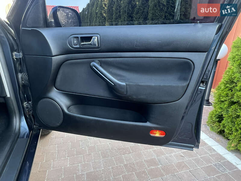 Универсал Volkswagen Golf 2004 в Ужгороде