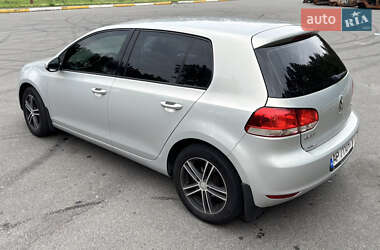Хетчбек Volkswagen Golf 2011 в 