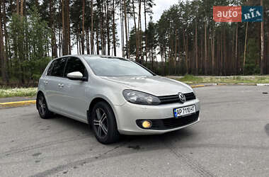 Хетчбек Volkswagen Golf 2011 в 