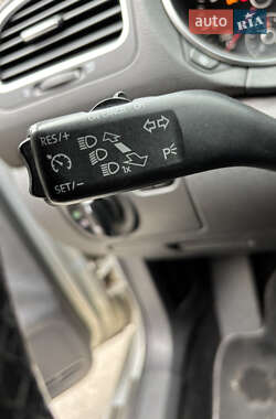 Хетчбек Volkswagen Golf 2011 в 