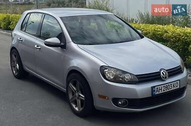 Хэтчбек Volkswagen Golf 2013 в 