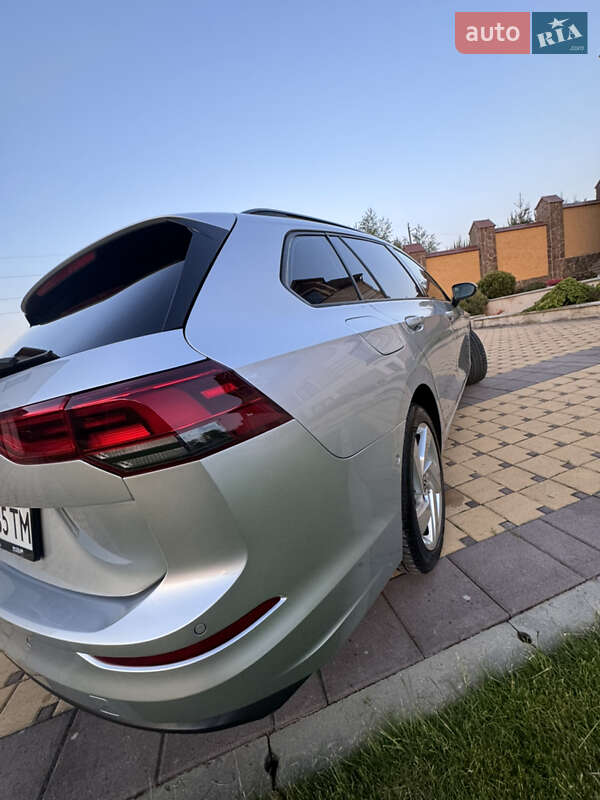 Універсал Volkswagen Golf 2021 в Дрогобичі
