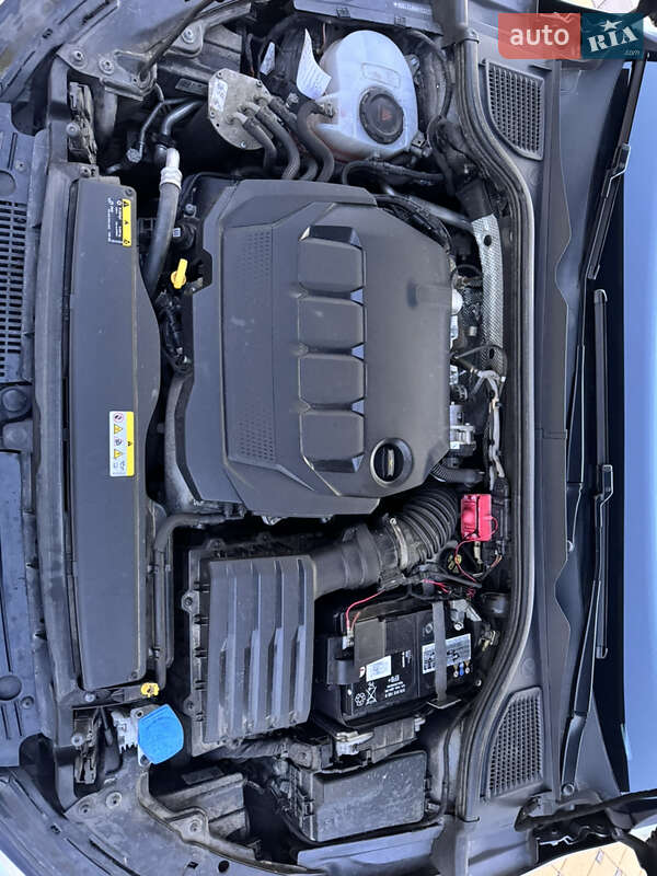 Універсал Volkswagen Golf 2021 в Дрогобичі