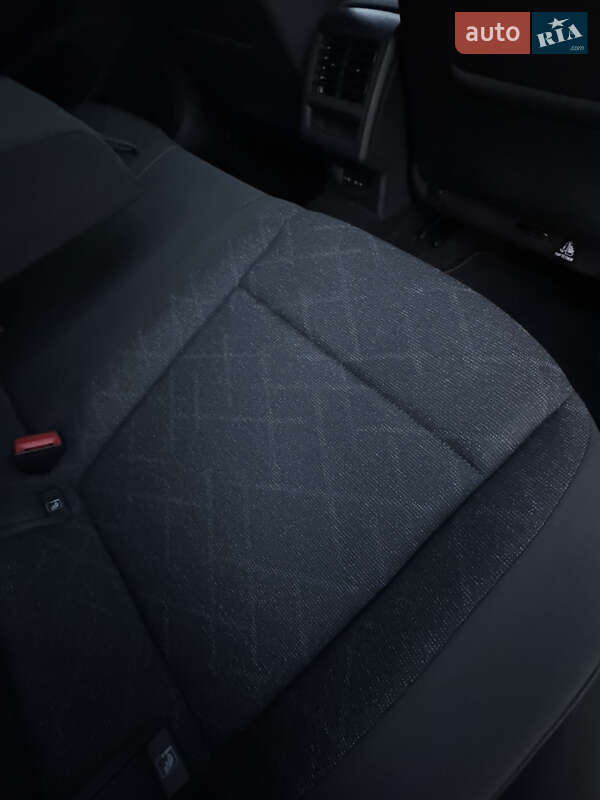 Універсал Volkswagen Golf 2021 в Дрогобичі