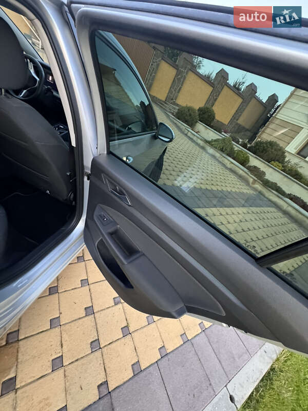 Універсал Volkswagen Golf 2021 в Дрогобичі