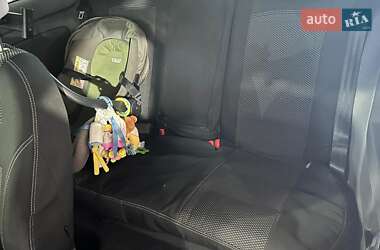 Хэтчбек Volkswagen Golf 2005 в 
